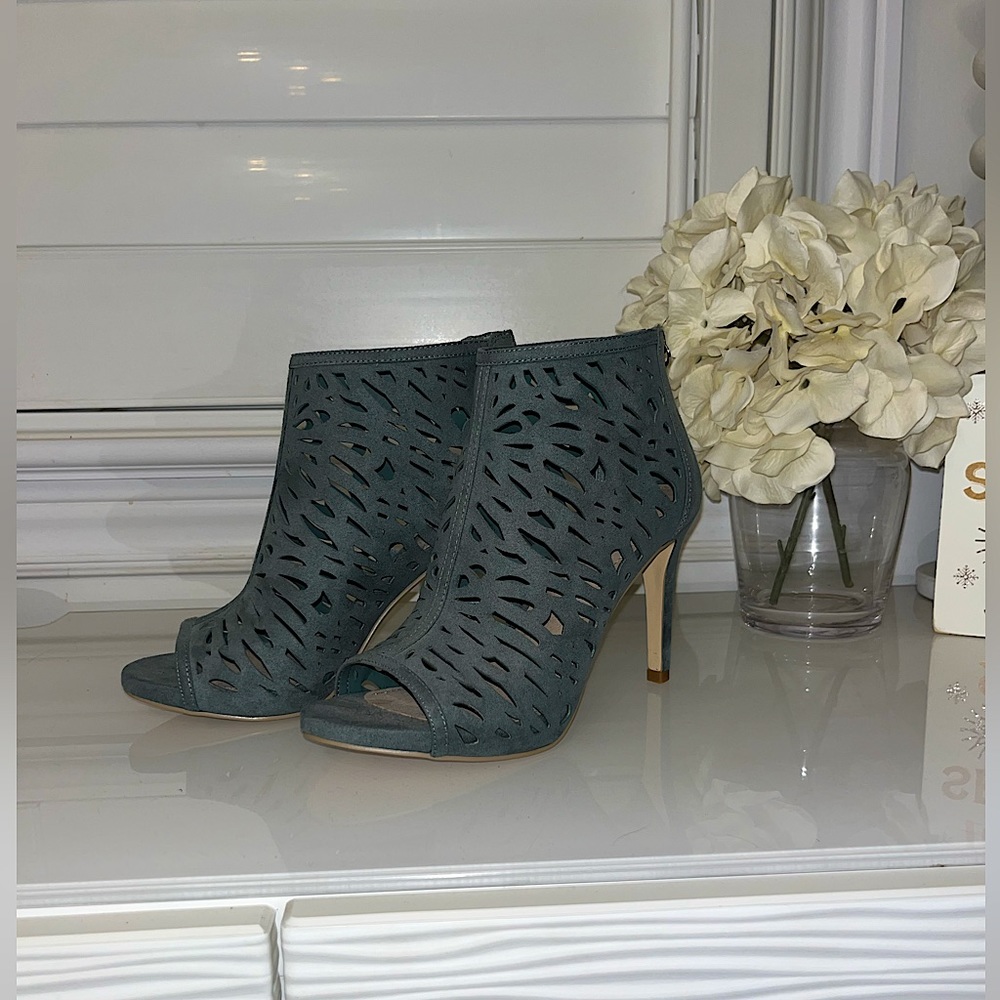 White House Black Market Winter Green Stilettos